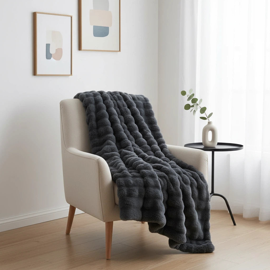 Blanket with Faux Fur Texture | Cozy Home Decor