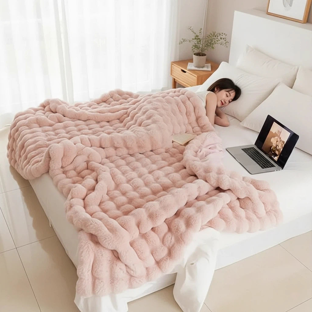 Blanket with Faux Fur Texture | Cozy Home Decor