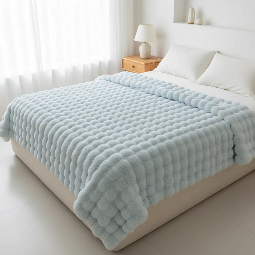Blanket with Faux Fur Texture | Cozy Home Decor
